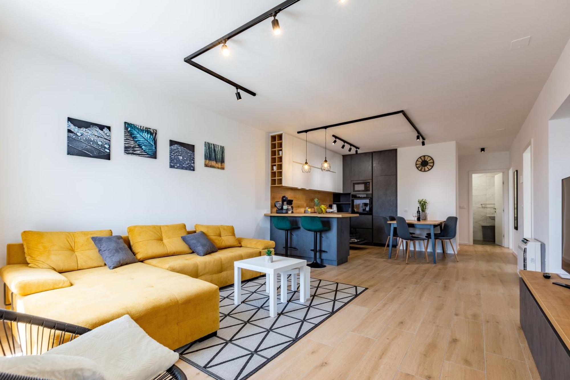 Apartament Ag With Balcony And Garage