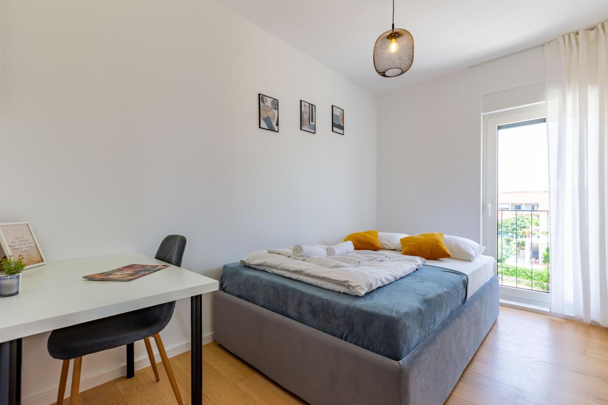 Ag With Balcony And Garage Apartament Zadar