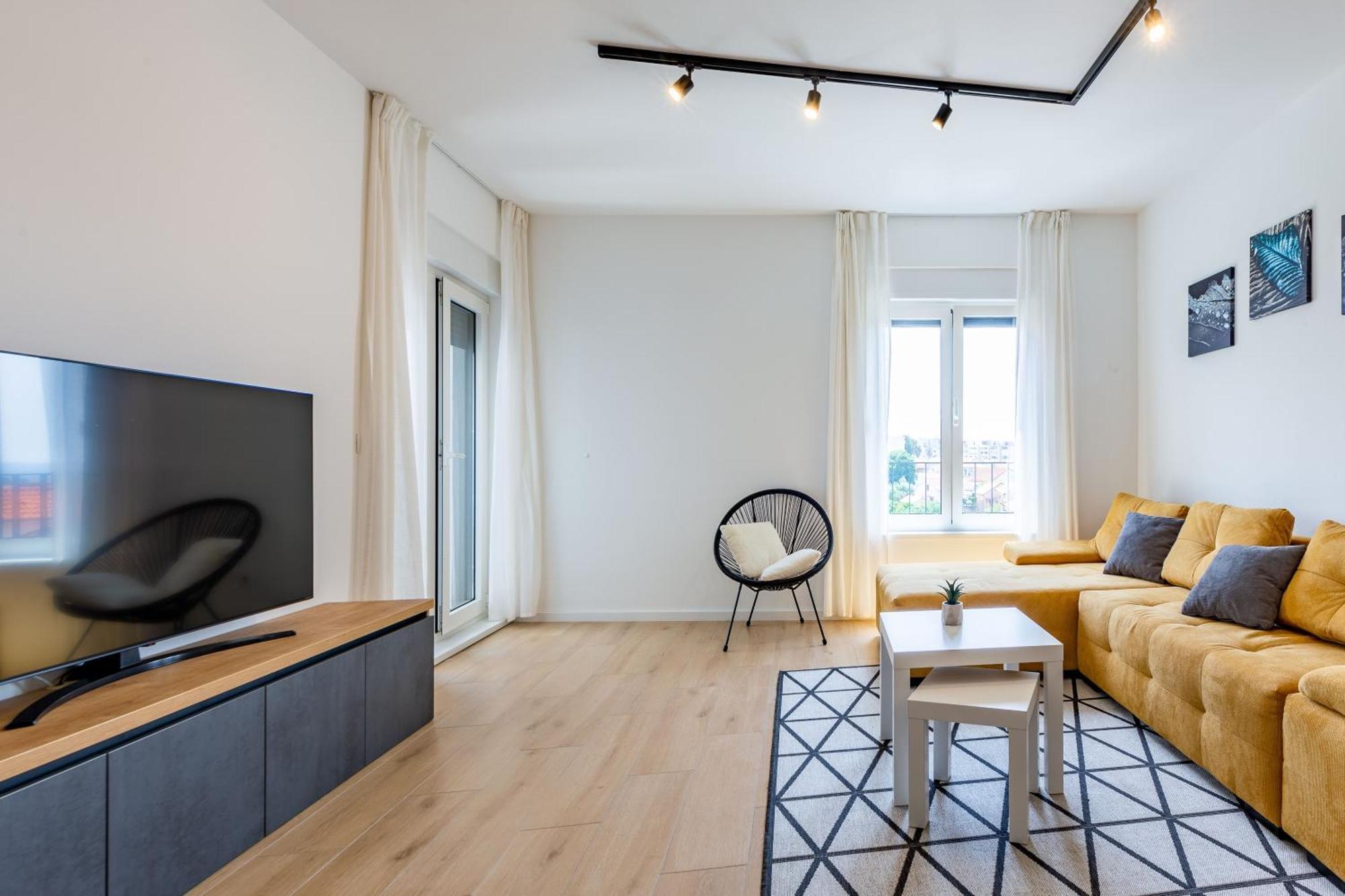Apartament Ag With Balcony And Garage Zadar